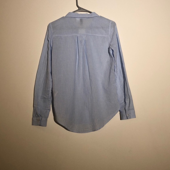 H&M Women’s Button Down Shirt - Picture 2 of 3